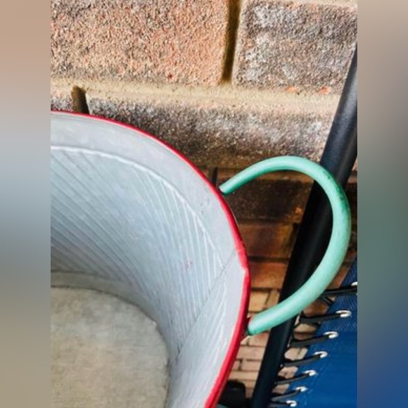 Jolly Saint Nick’s Laundry Co Oval Metal Bucket - Picture 6 of 10